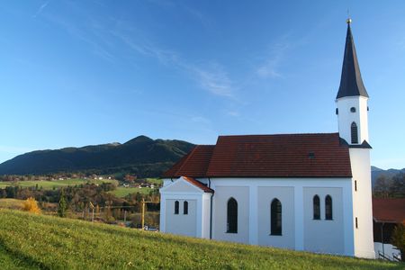Außenansicht der St. Franziskus Kirche von Saulgrub